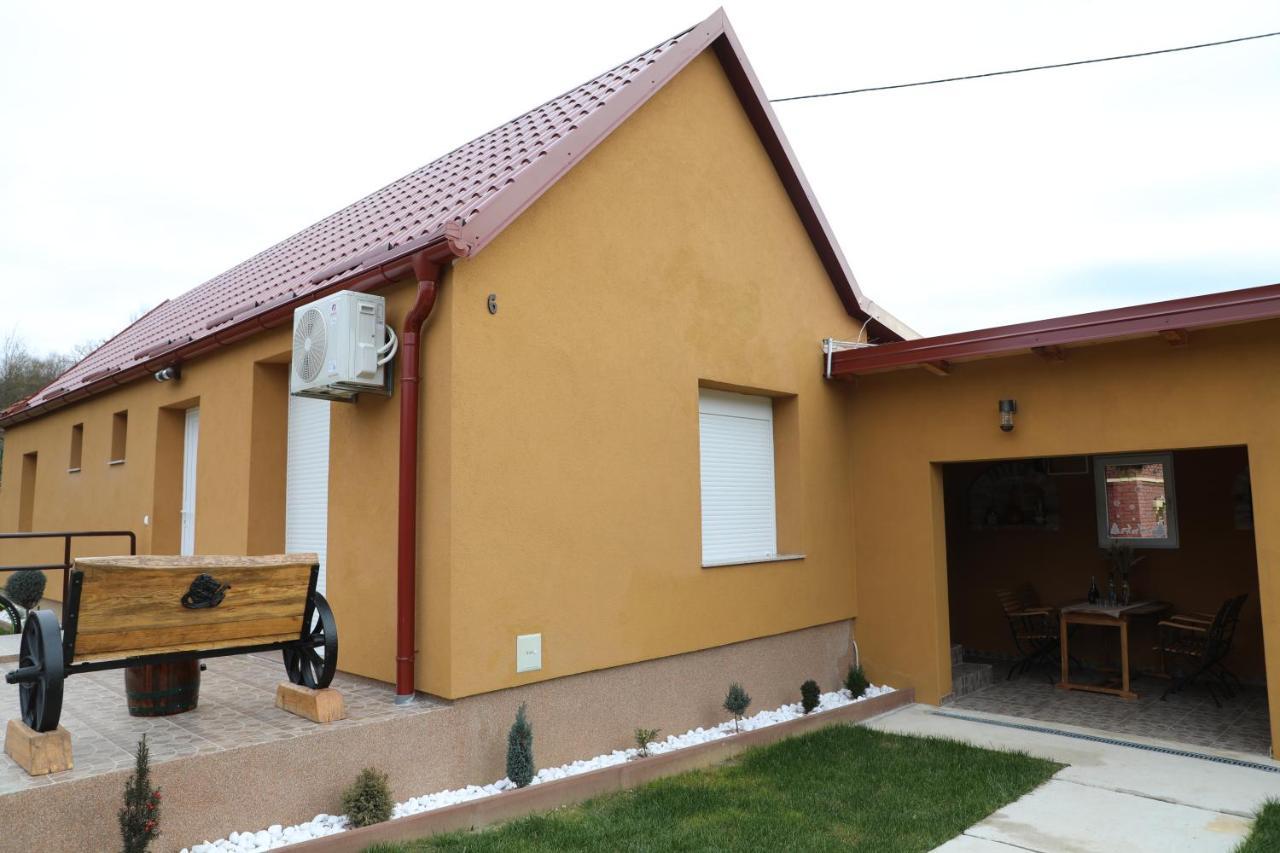 Green Gold Caglin Exterior foto
