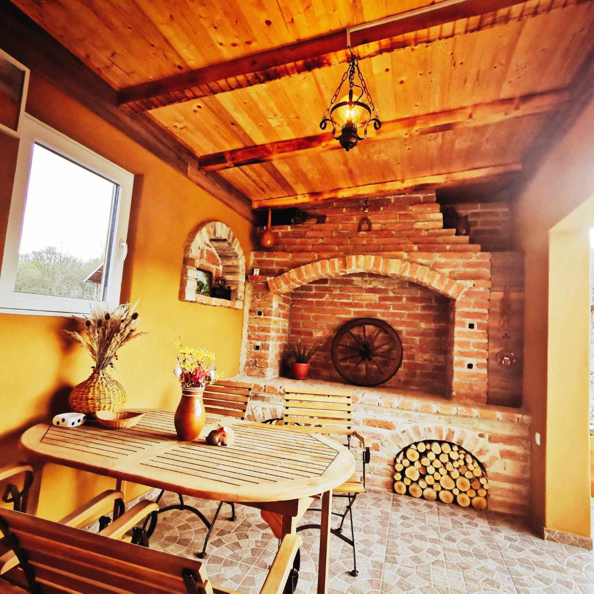 Green Gold Caglin Exterior foto